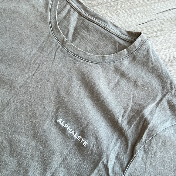 Alphalete - Premium Lifestyle T-Shirt - Light Olive (Size L) - Picture 2 of 2